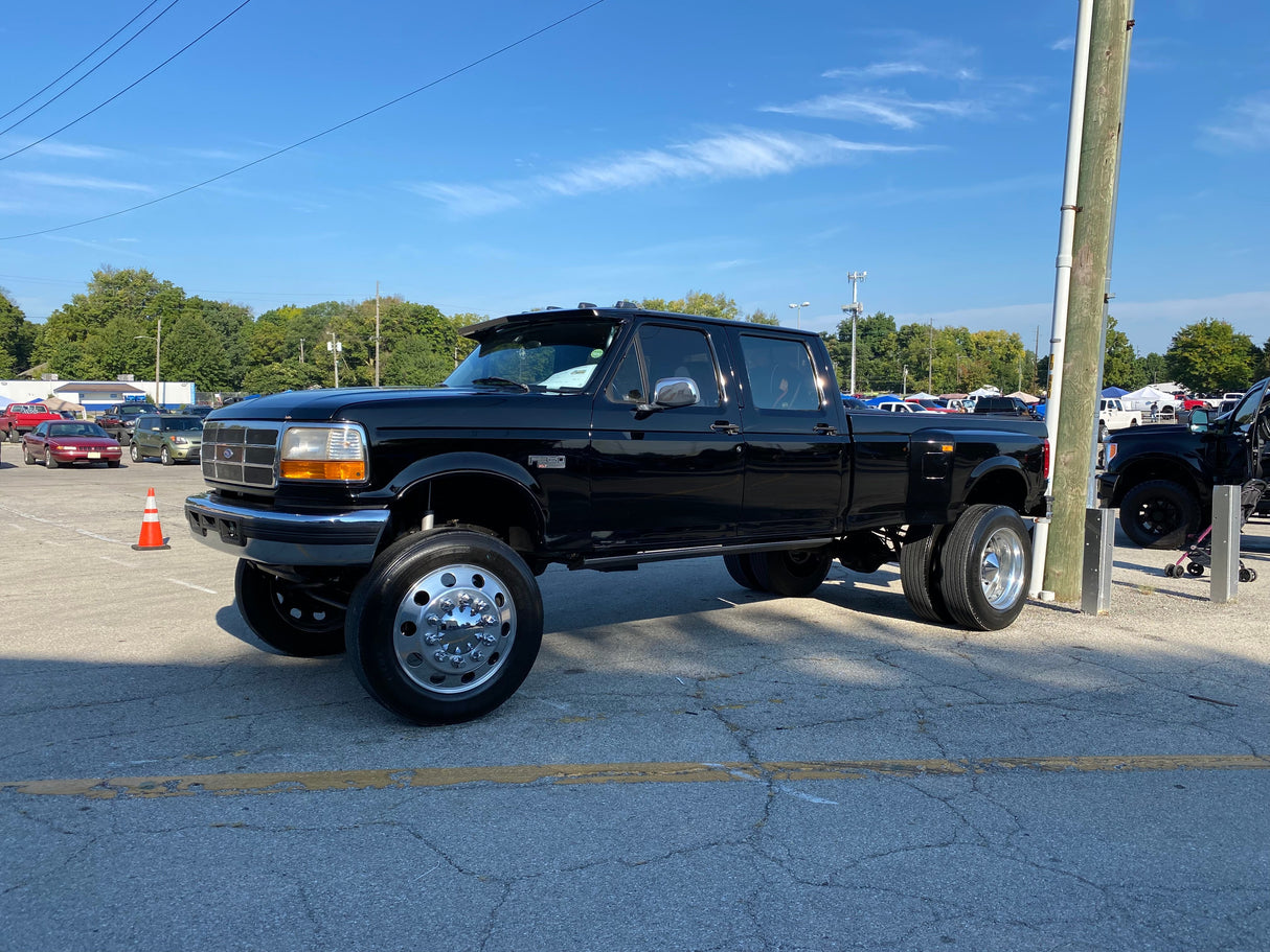 8x6.5 To 10x285 Ford Hub Centric Wheel Adapters Allow 1981-1998 Ford F-250 F-350 Trucks With 8x6.5 Bolt Pattern To Use 10x285 Semi Truck Wheels | 124mm Bore To 220mm Centering Lip | 9/16"-18 or 1/2"-20 Open End Lug Nuts Included.